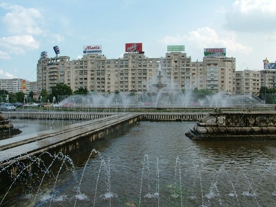 Roumanie - Bucarest 051 - Centre ville fontaine