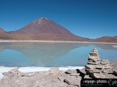 paysage-montagne-Salar d uyuni - Montagne et laguna verde